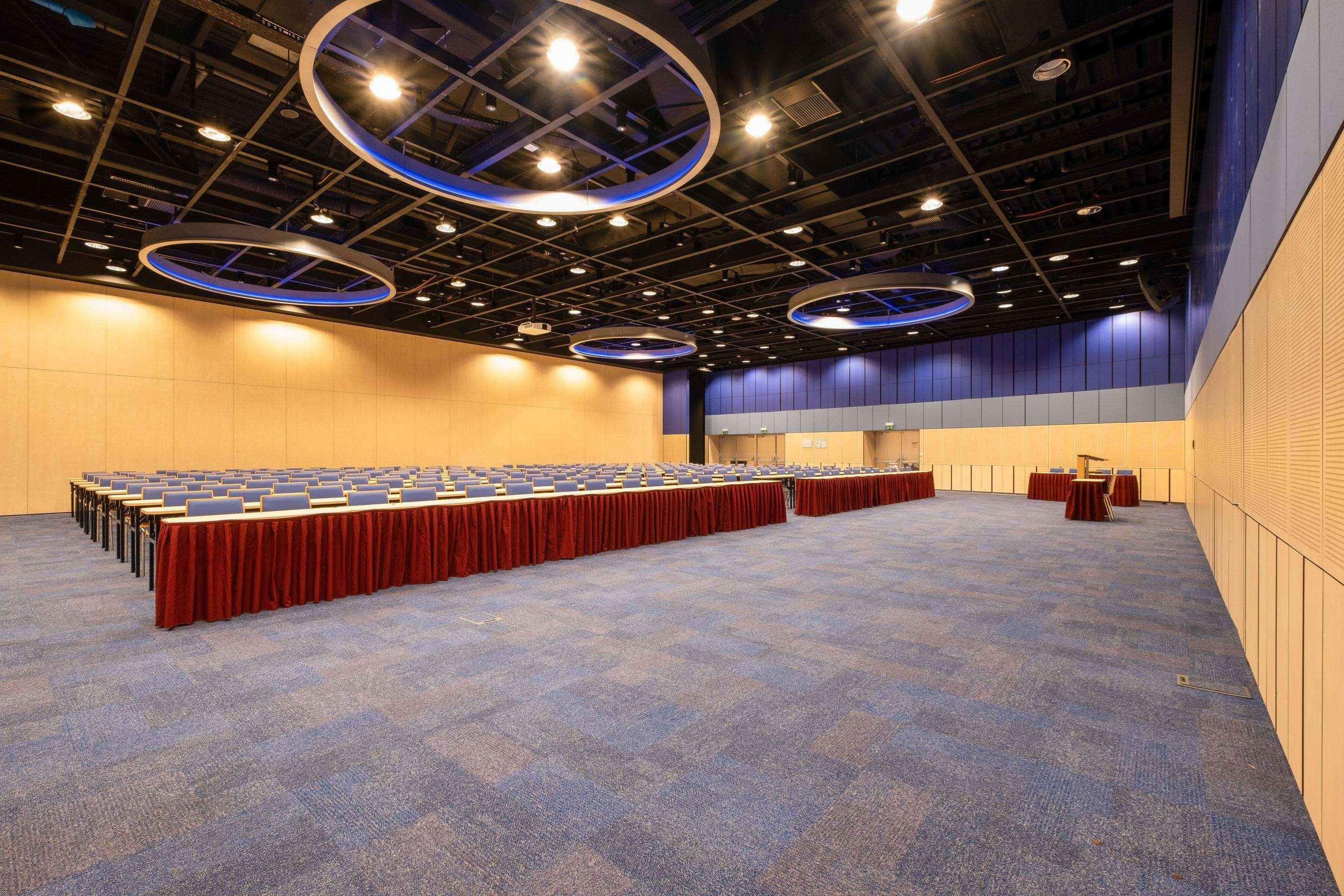 โรงแรมแคลเรียน คองเกรส โอโลมูซ ออลอโมตซ์ ภายนอก รูปภาพ