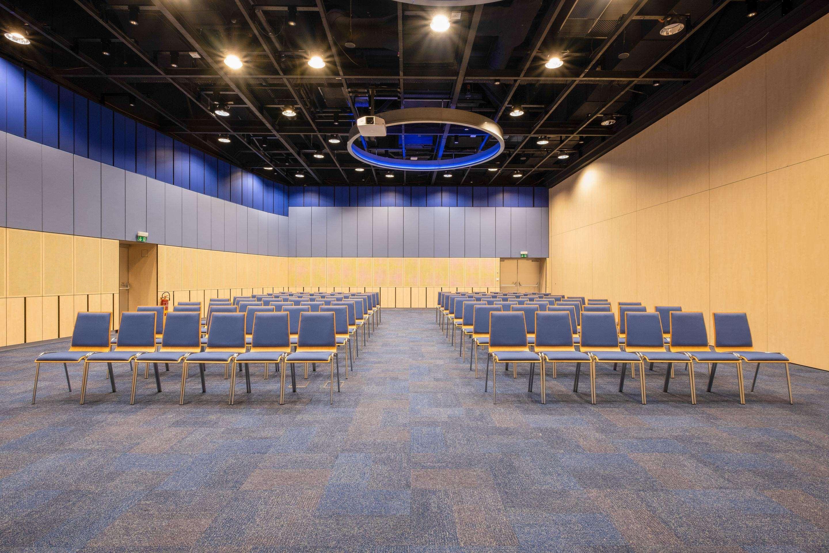 โรงแรมแคลเรียน คองเกรส โอโลมูซ ออลอโมตซ์ ภายนอก รูปภาพ